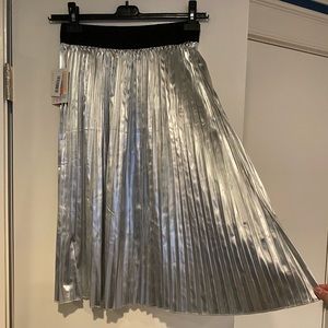 NWT LLR Silver Pleated Jill Skirt